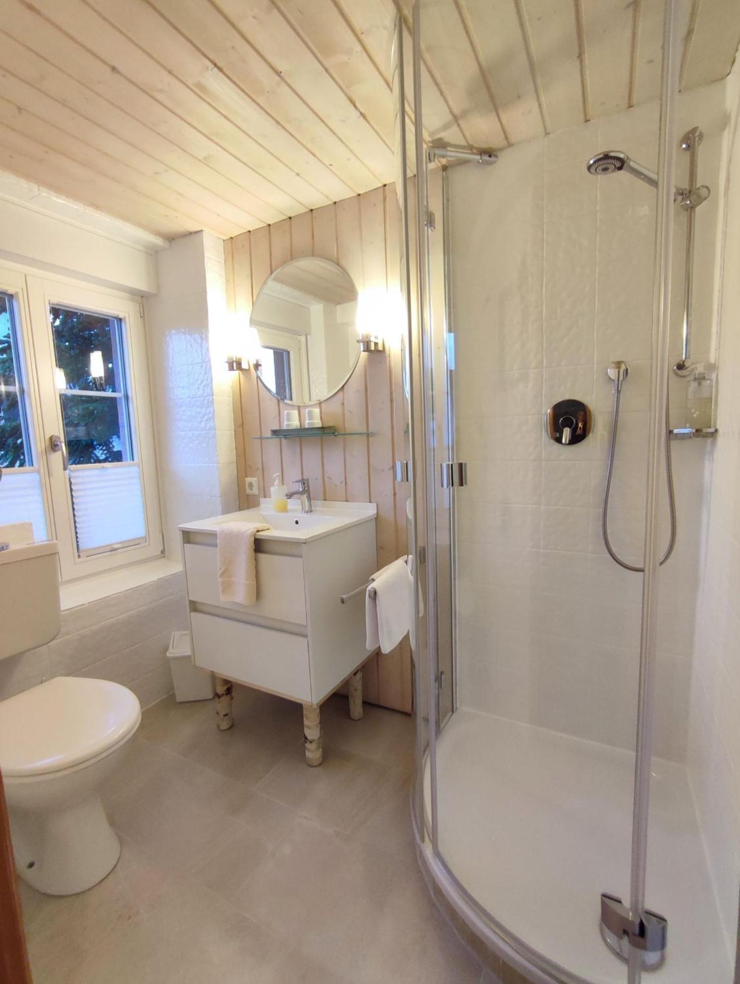 Boutique-Hotel Krone 덴즐린겐 객실 사진